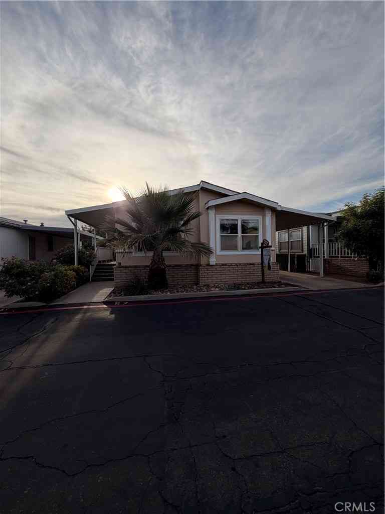 Mobile Home For Sale - 8450 G Avenue #57<br/> Hesperia, CA 92345