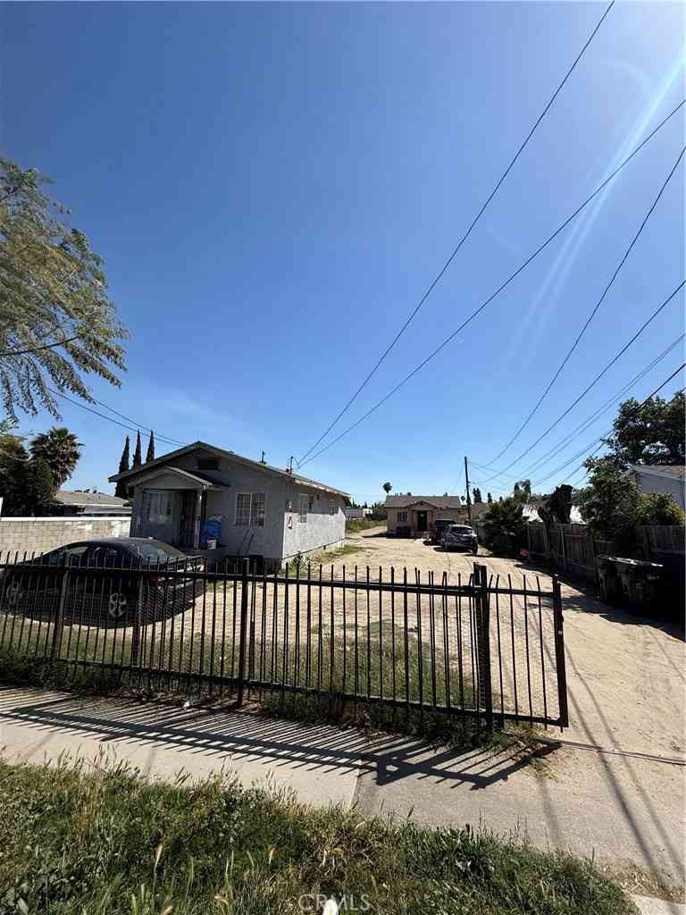 Vacant Land For Sale - 2402 E 126th<br/> Compton, CA 90222