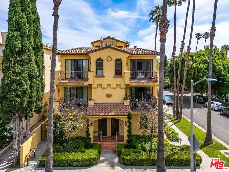 Townhouse For Sale - 500 N Orlando Avenue #101<br/> West Hollywood, CA 90048