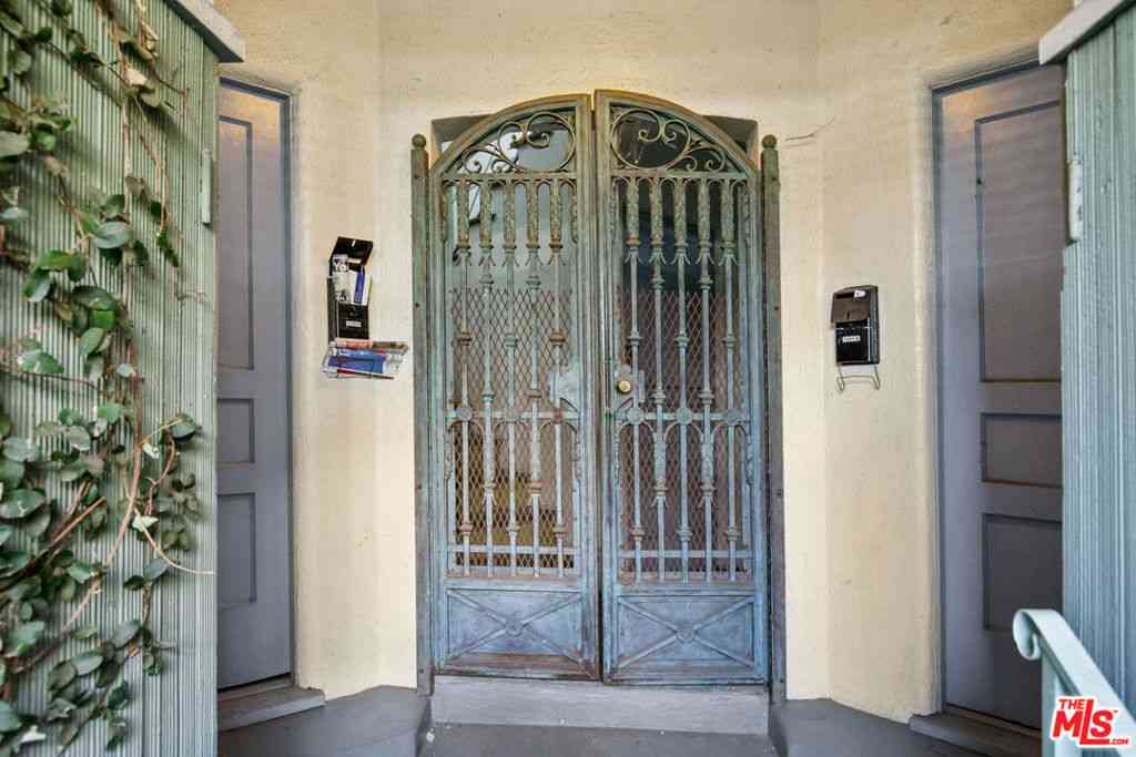 Apartment For Rent - 1323 N Olive Drive #41B<br/> West Hollywood, CA 90069