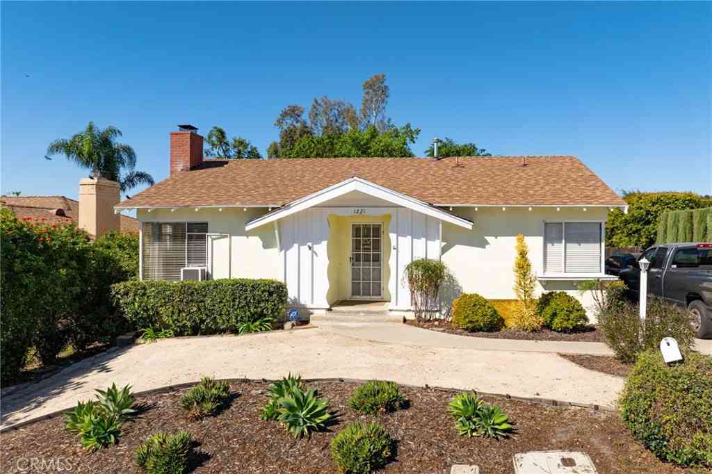 Homes For Sale - 1221 Luanne<br/> Fullerton, CA 92831
