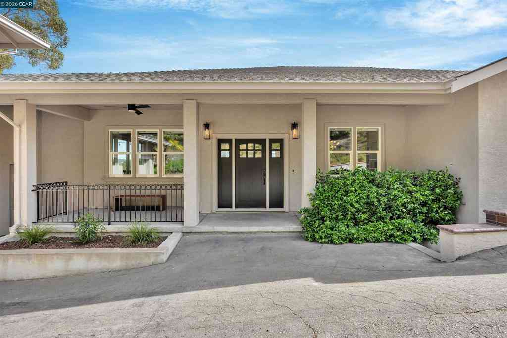 Homes For Sale - 1100 Dunsyre Dr<br/> Lafayette, CA 94549