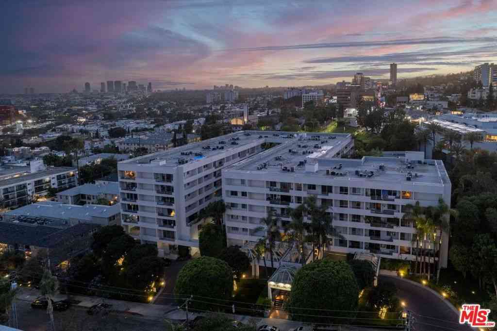 Condo For Sale - 1131 Alta Loma Road #515<br/> West Hollywood, CA 90069