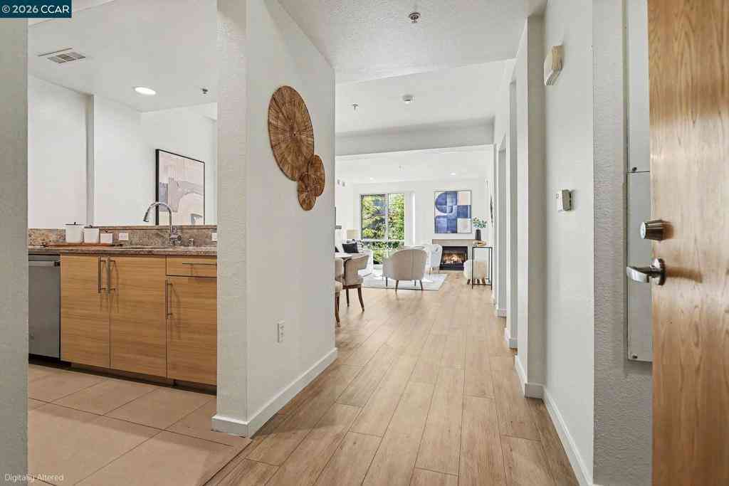 Condo For Sale - 1655 N California Blvd #240<br/> Contra Costa County, Walnut Creek, CA 94596