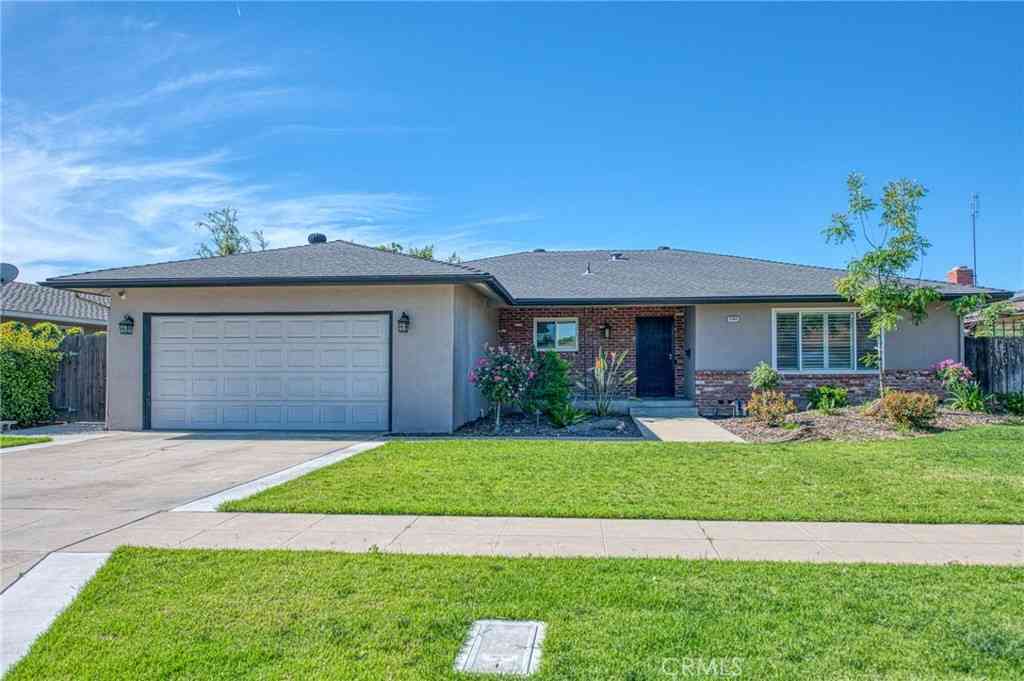 Homes For Sale - 2569 E Los Altos Avenue<br/> Fresno County, Fresno, CA 93710