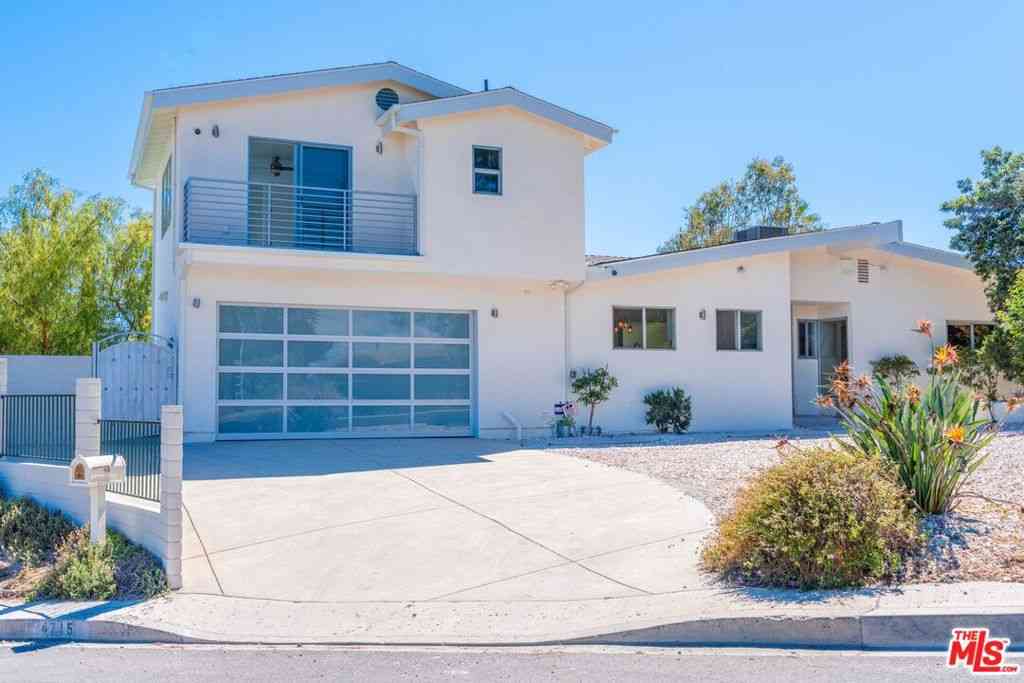 Homes For Sale - 4715 Burgundy Road<br/> Los Angeles County, Woodland Hills, CA 91364
