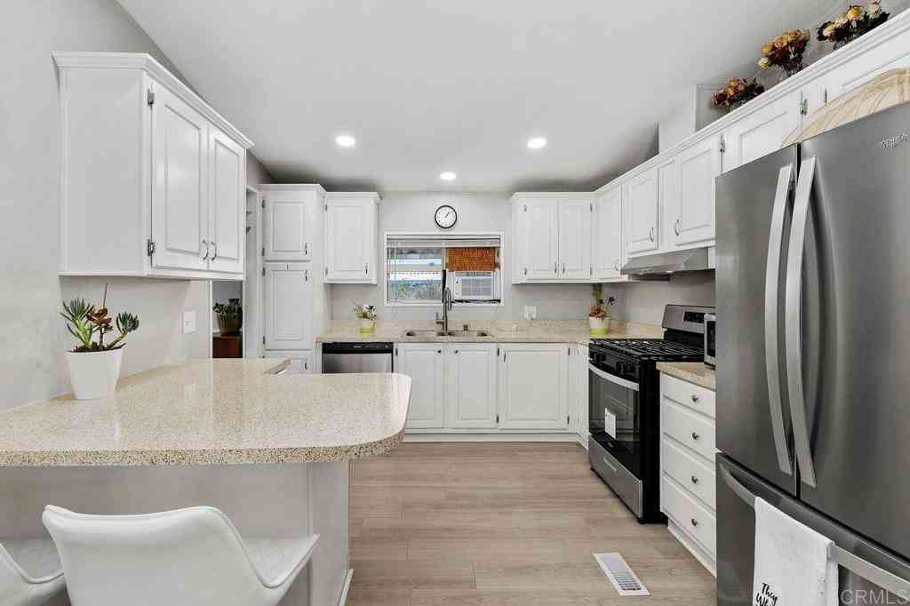 Mobile Home For Sale - 530 Devonshire Avenue #84<br/> Hemet, CA 92543