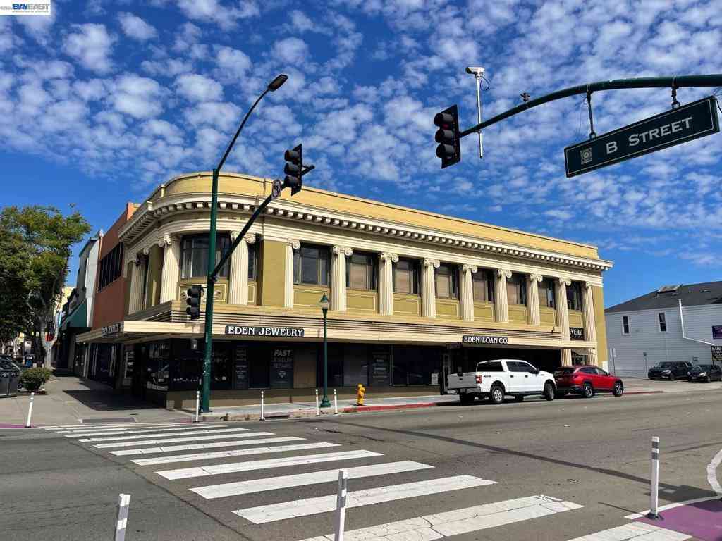 Condo For Rent - 22622 Mission Blvd<br/> Hayward, CA 94541