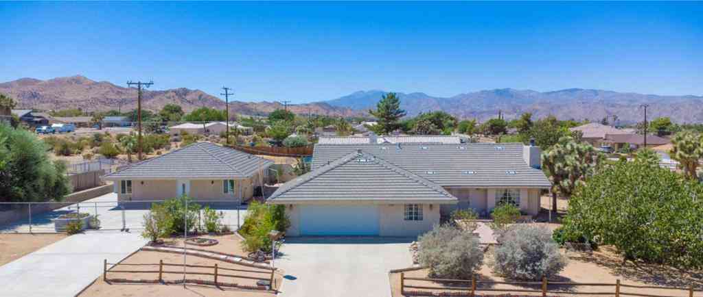 Homes For Sale - 8582 Frontera Avenue<br/> Yucca Valley, CA 92284