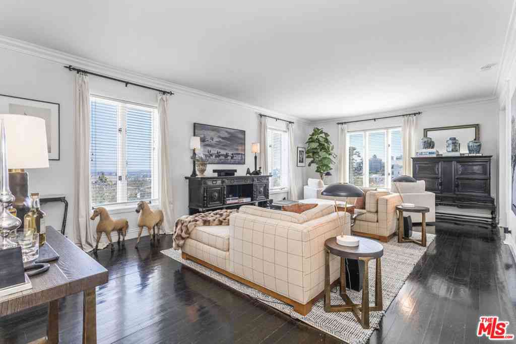 Condo For Rent - 1424 N Crescent Heights Boulevard #51<br/> West Hollywood, CA 90046