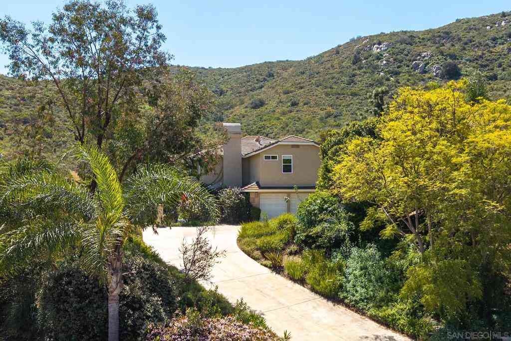 Homes For Sale - 2914 Stonefield Dr<br/> Jamul, CA 91935