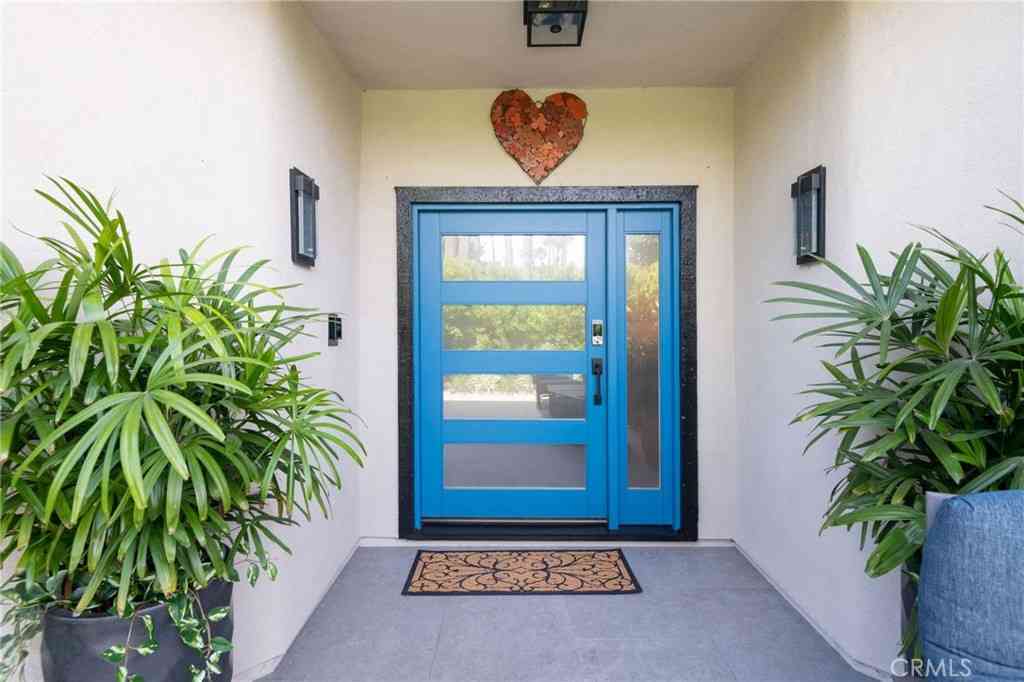 Condo For Sale - 51 Seabrook Cove<br/> Newport Beach, CA 92660