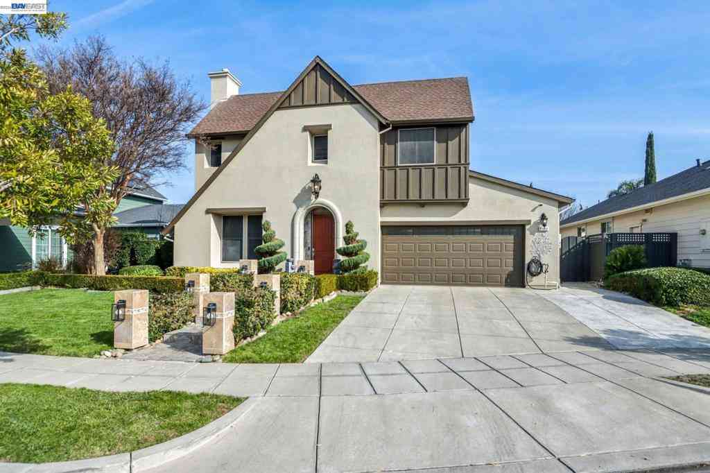 Homes For Sale - 1322 Cottage Grove Court<br/> San Joaquin County, Tracy, CA 95377