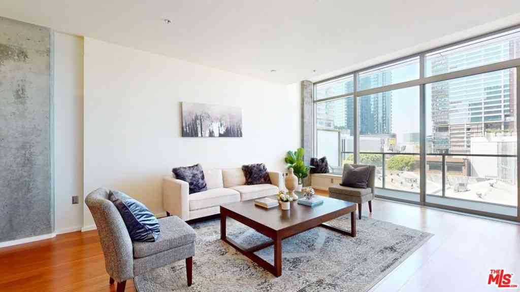 Condo For Sale - 1155 S Grand Avenue #516<br/> Los Angeles, CA 90015
