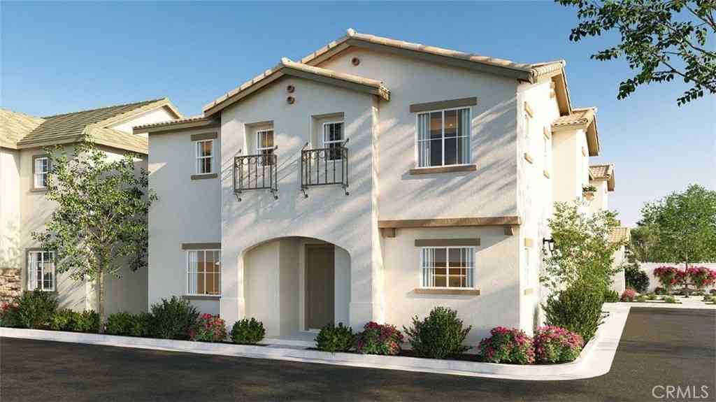 Condo For Sale - 30952 Olas Court<br/> Lake Elsinore, CA 92530