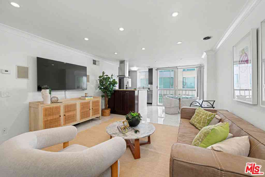 Condo For Sale - 10747 Wilshire Boulevard #PH6<br/> Los Angeles, CA 90024