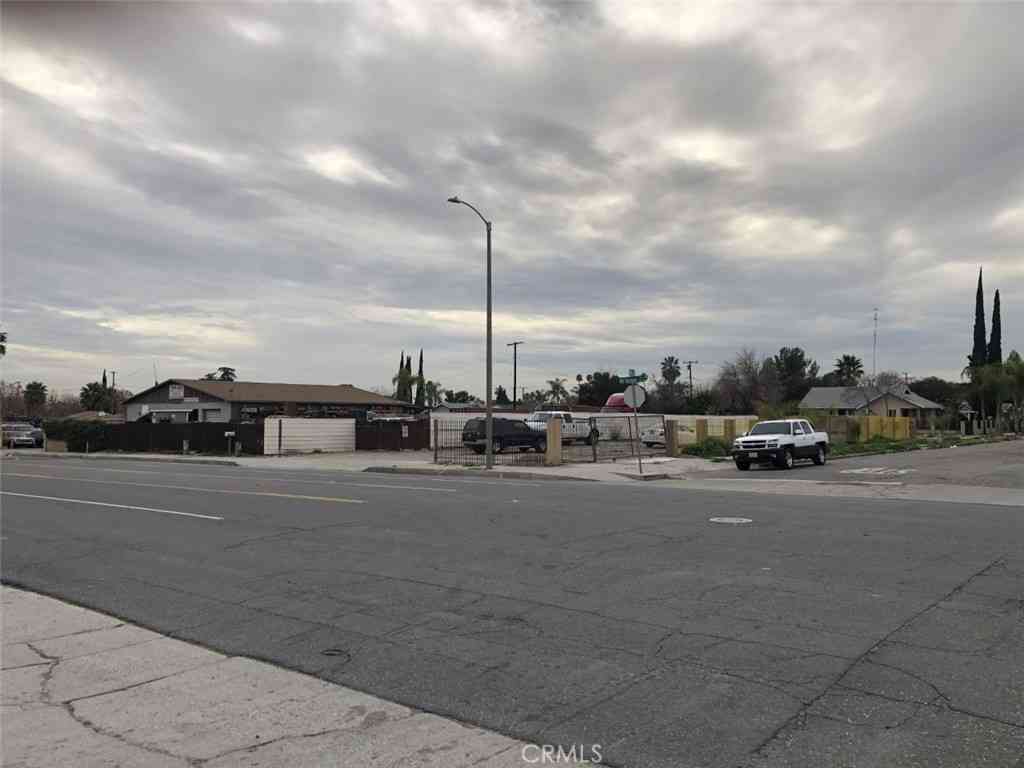 Vacant Land For Sale - 1098 N Mount Vernon<br/> San Bernardino, CA 92411