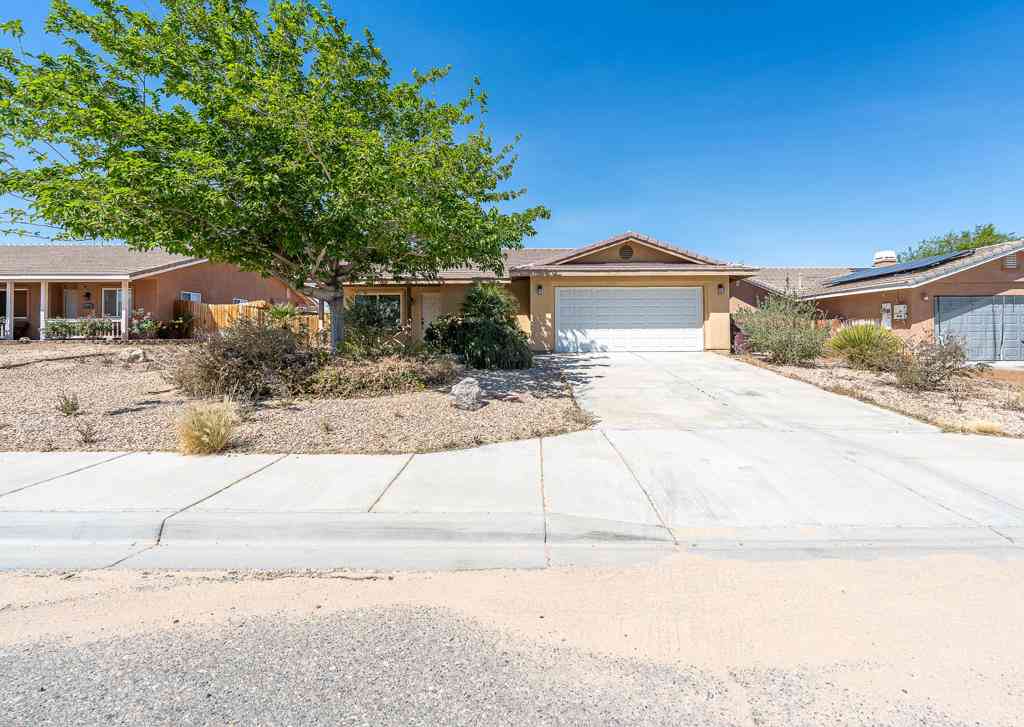 Homes For Sale - 5154 Split Rock Avenue<br/> 29 Palms, CA 92277