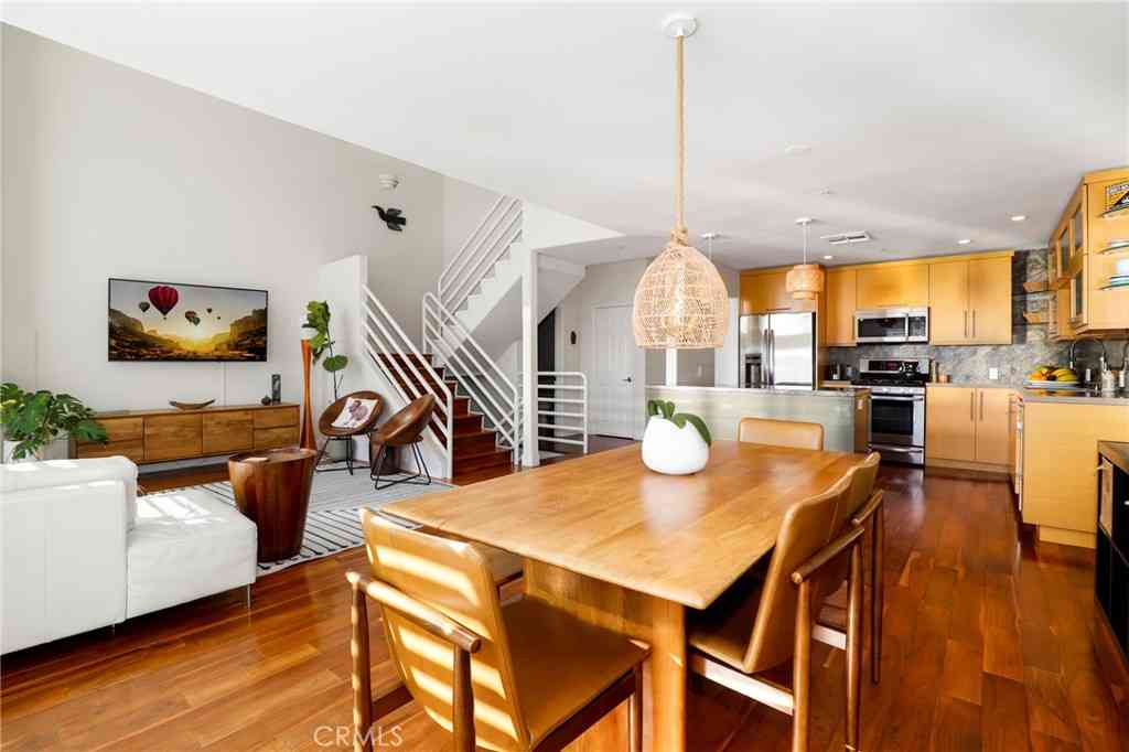 Townhouse For Sale - 1214 14th Street #203<br/> Santa Monica, CA 90404