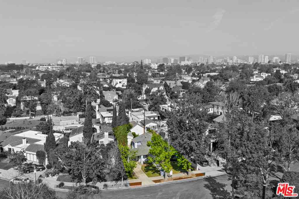 Homes For Sale - 10531 Oaklawn Road<br/> Los Angeles, CA 90064