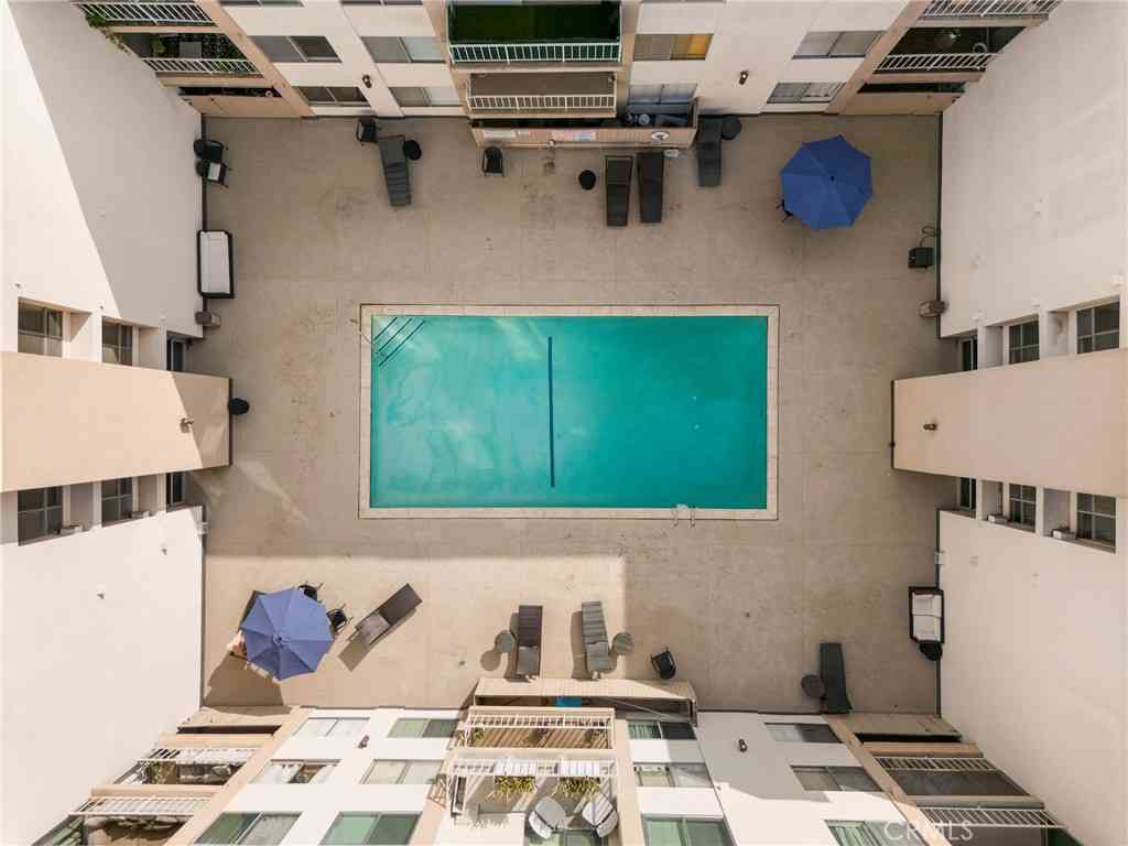 Condo For Sale - 927 N Kings Road #118<br/> West Hollywood, CA 90069