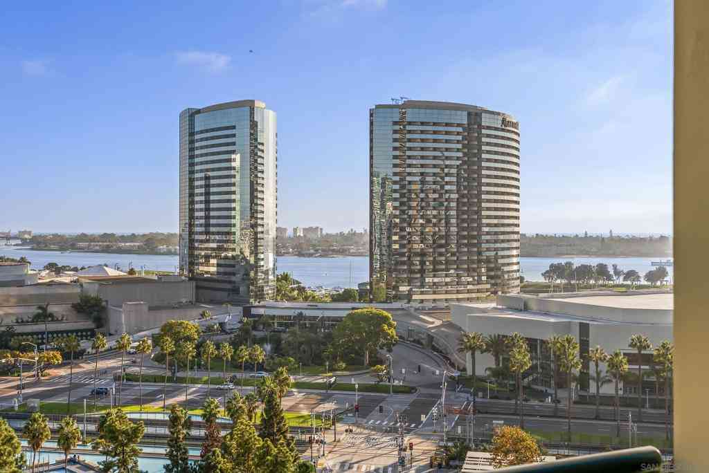 Condo For Sale - 555 Front St. #1302<br/> San Diego, CA 92101