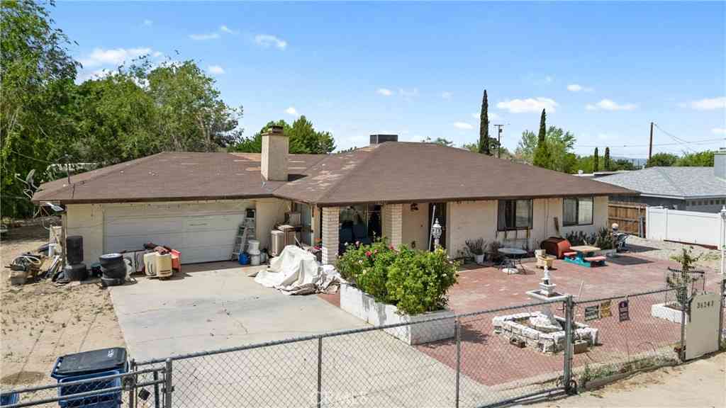 Homes For Sale - 36243 92nd E<br/> Los Angeles County, Littlerock, CA 93543