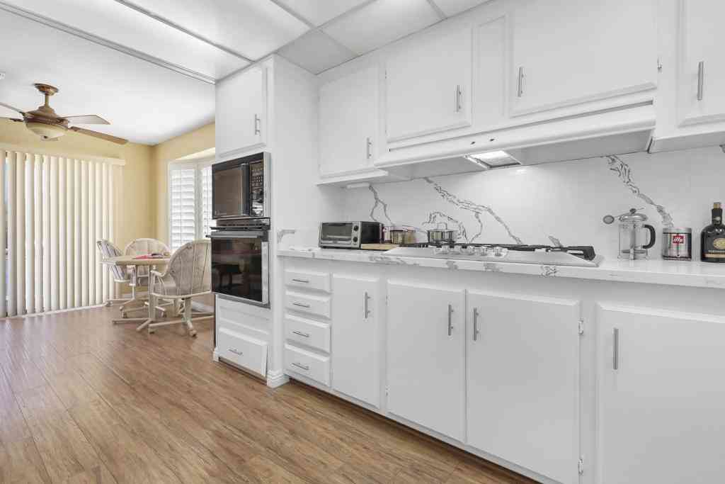 Mobile Home For Sale - 73450 Country Club Drive #76<br/> Palm Desert, CA 92260