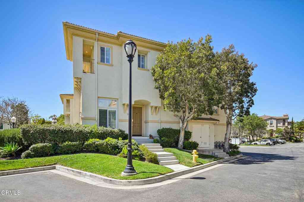 Townhouse For Sale - 1337 Bayside Circle<br/> Ventura County, Oxnard, CA 93035