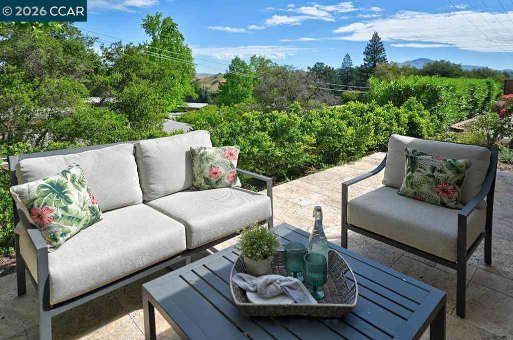 Condo For Sale - 2181 Ptarmigan Dr #2<br/> Contra Costa County, Walnut Creek, CA 94595