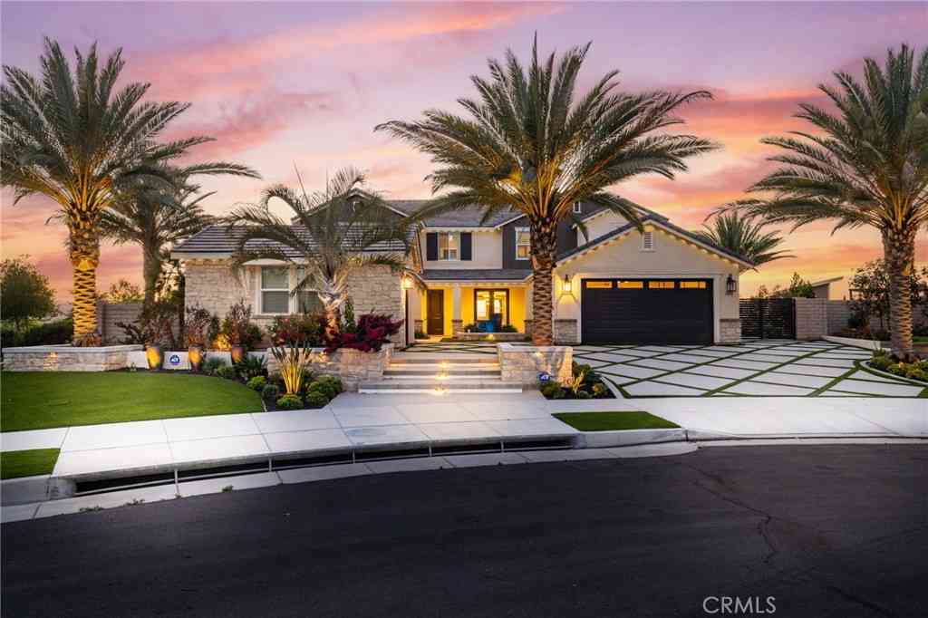 Homes For Sale - 13430 Pointer Court<br/> Riverside County, Riverside, CA 92503