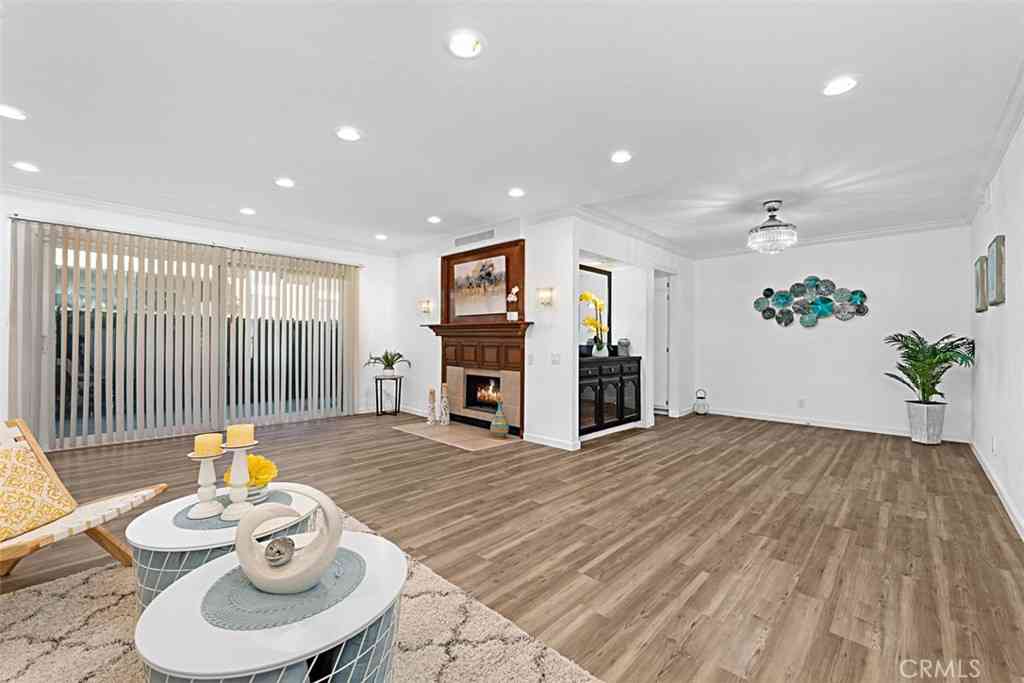 Condo For Sale - 31515 Lindero Canyon Road #5<br/> Westlake Village, CA 91361