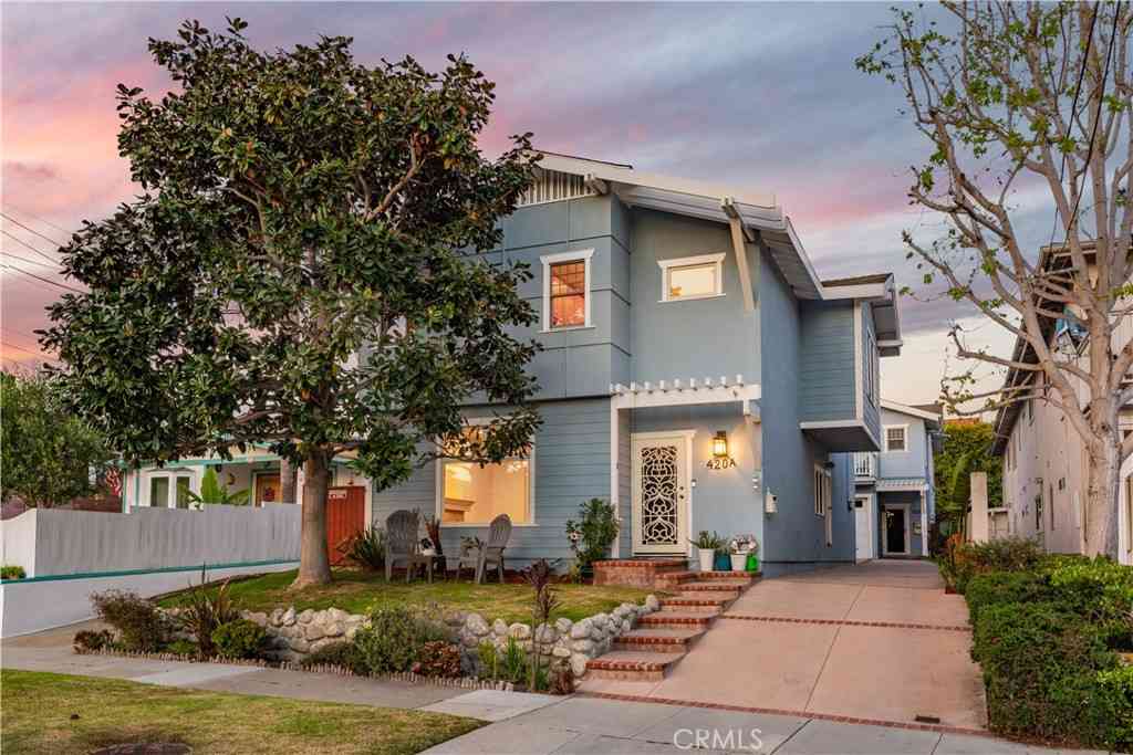 Townhouse For Sale - 420 S Broadway #A<br/> Redondo Beach, CA 90277