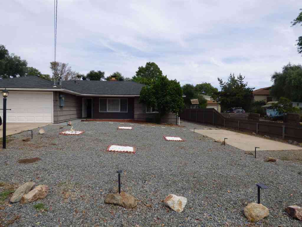 Homes For Sale - 4015 Calavo Dr<br/> San Diego County, La Mesa, CA 91941