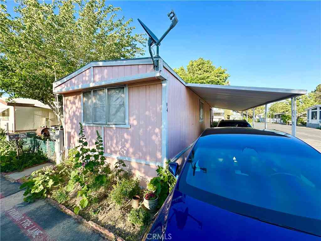 Mobile Home For Sale - 3753 E Avenue I #94<br/> Lancaster, CA 93535