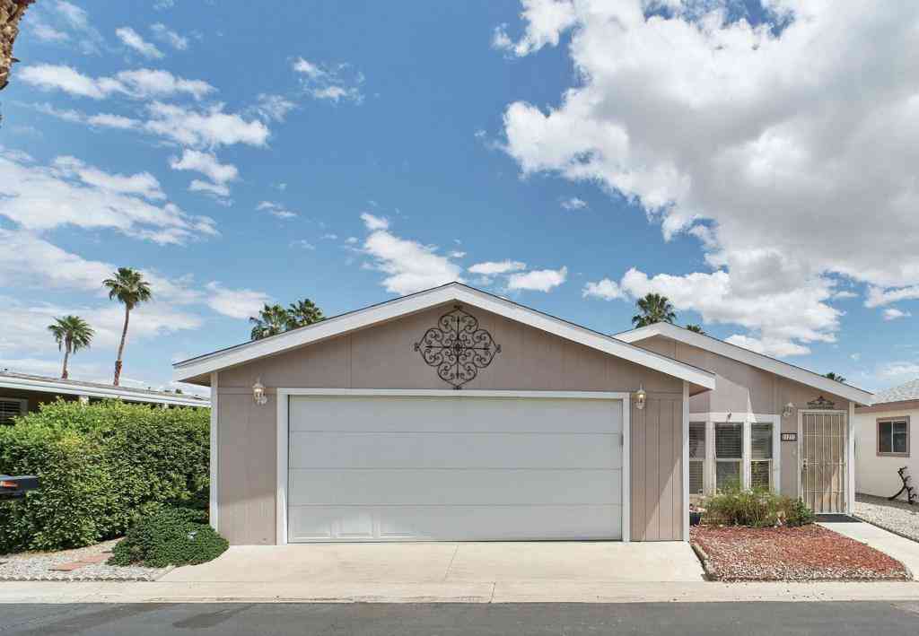 Mobile Home For Sale - 127 Hester Drive #127<br/> Cathedral City, CA 92234