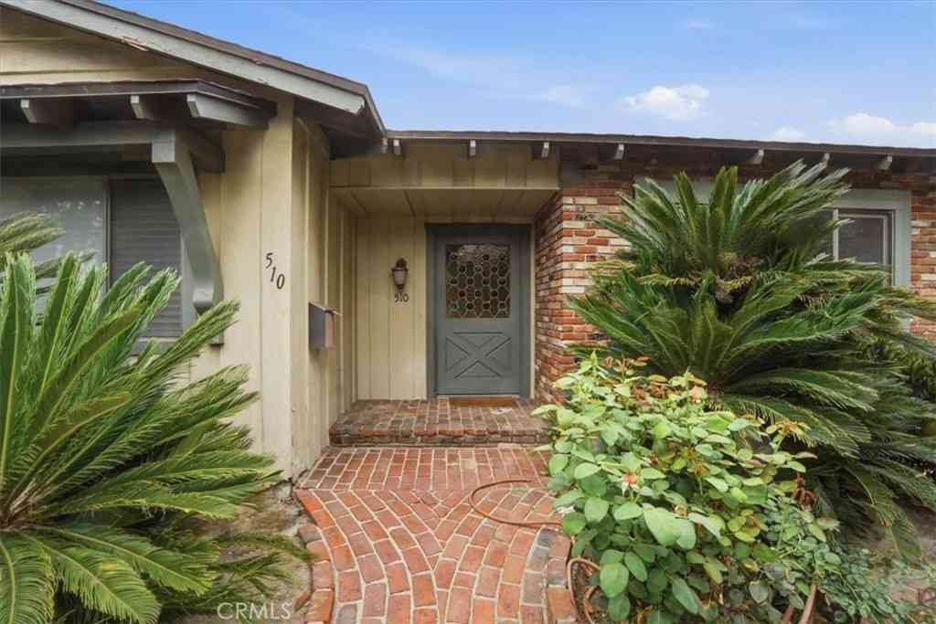 Homes For Sale - 510 S Sparks<br/> Los Angeles County, Burbank, CA 91506