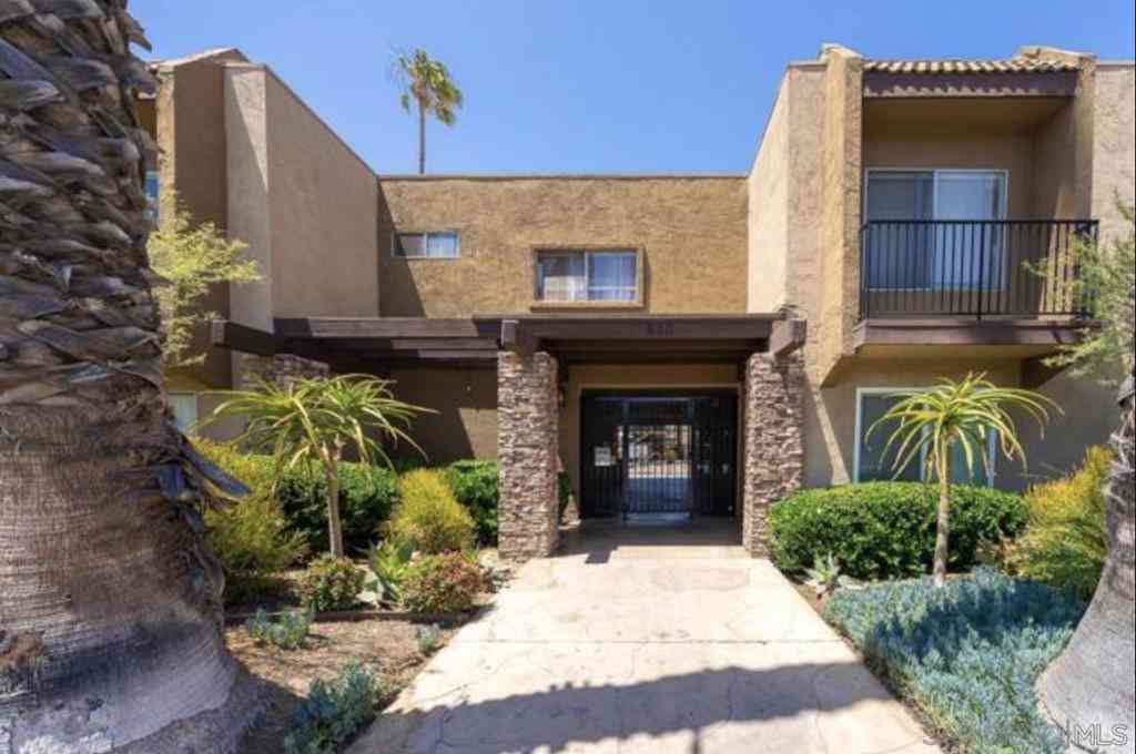 Condo For Sale - 620 E Lexington #5<br/> El Cajon, CA 92020