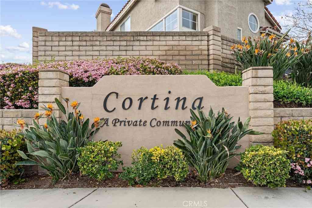 Townhouse For Sale - 1151 San Marino Court<br/> Corona, CA 92881