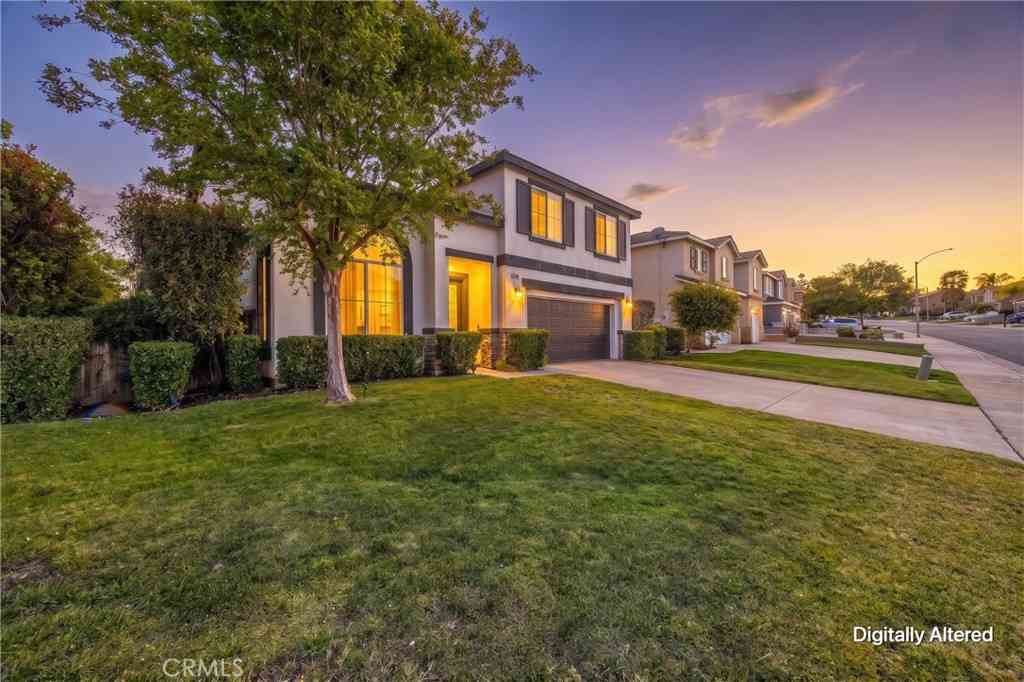 Homes For Sale - 8402 Lindenhurst<br/> Riverside County, Riverside, CA 92508