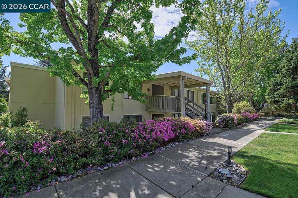 Condo For Sale - 2000 Golden Rain #2<br/> Contra Costa County, Walnut Creek, CA 94595