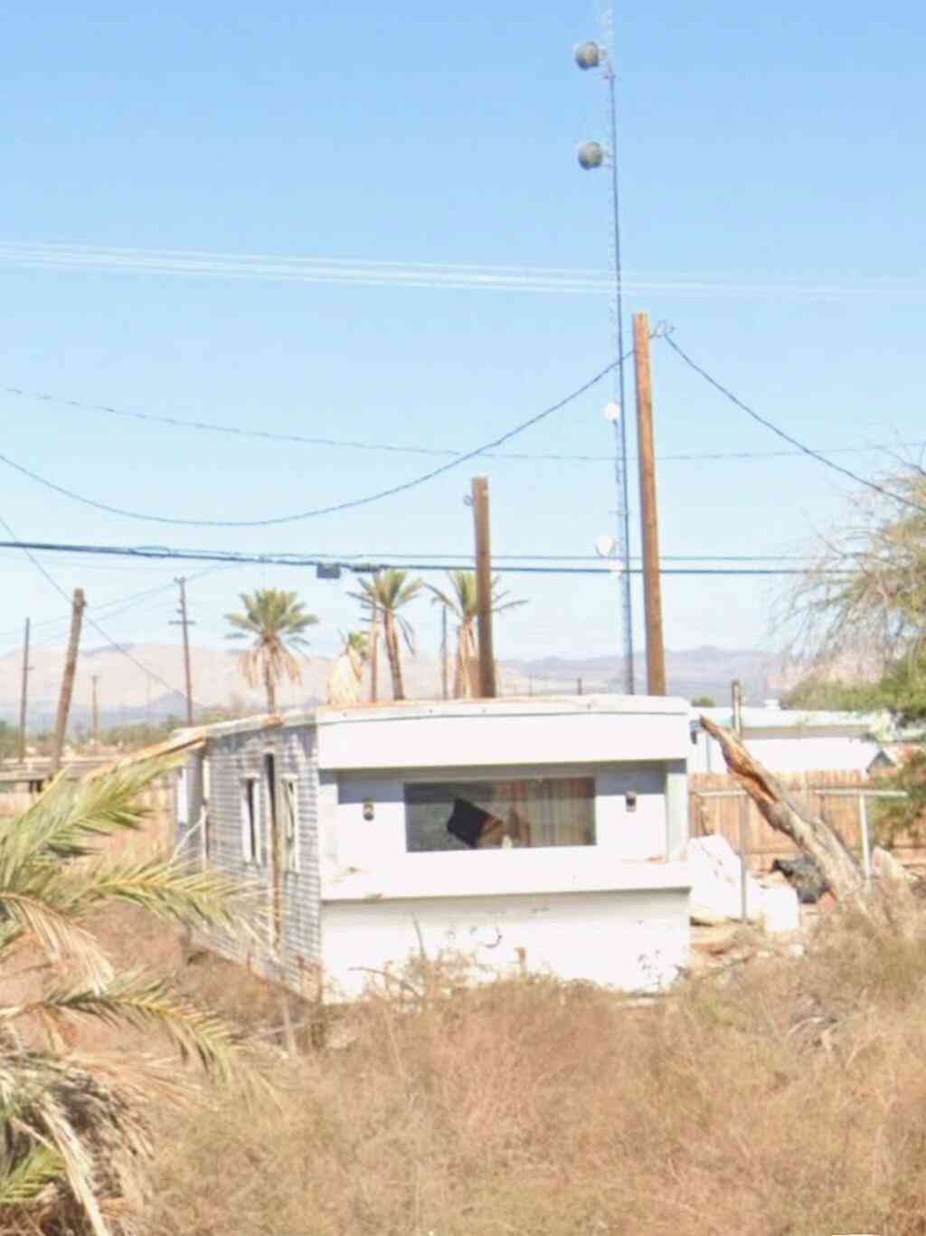 Mobile Home For Sale - 262 E Main Street<br/> Niland, CA 92257