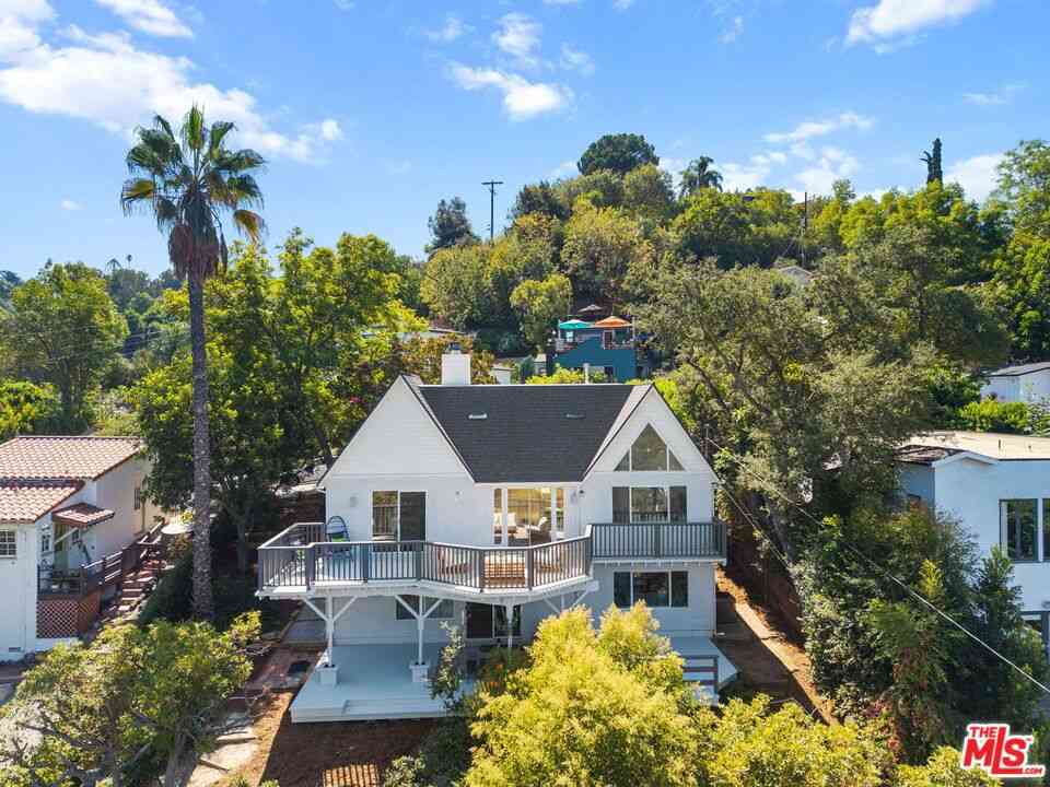 Homes For Rent - 11543 Sunshine Terrace<br/> Studio City, CA 91604
