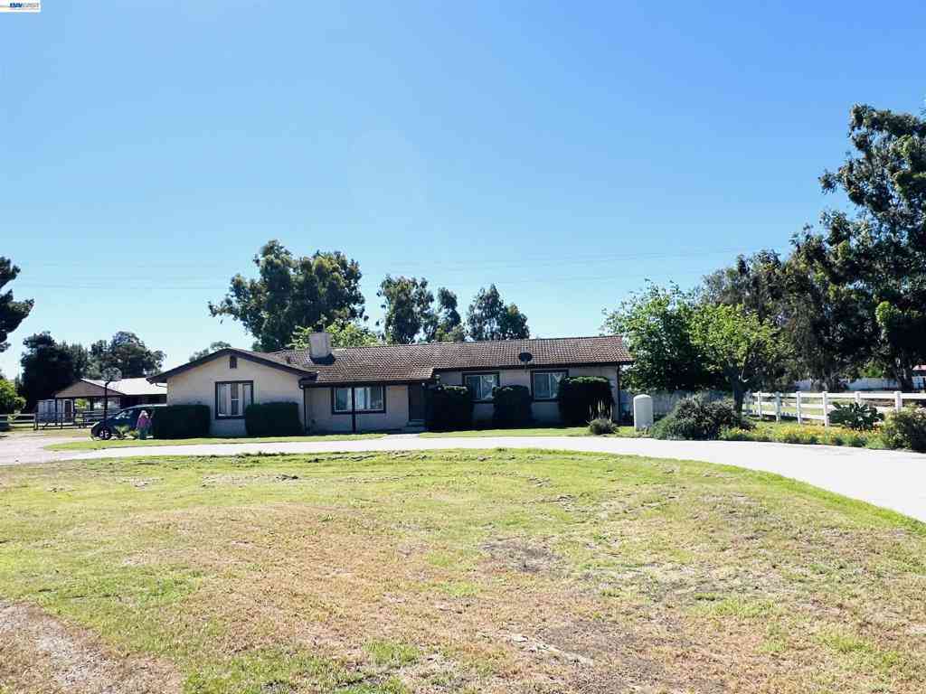 Homes For Sale - 4150 Rocky Point Ct<br/> San Joaquin County, Tracy, CA 95304