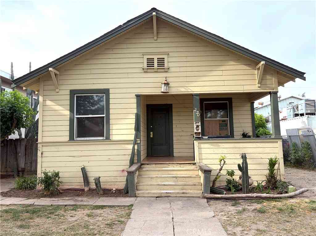 Homes For Sale - 230 W 18th<br/> Merced, CA 95340