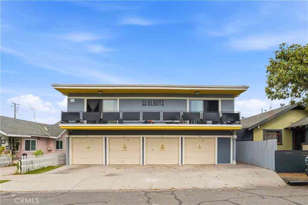 Apartment For Rent - 912 Gladys Ave.<br/> Long Beach, CA 90804