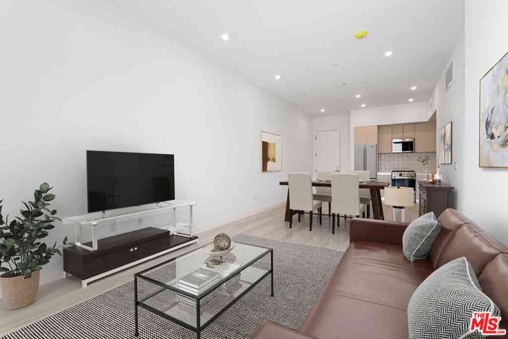 Condo For Rent - 1650 Sawtelle Boulevard #204<br/> Los Angeles, CA 90025