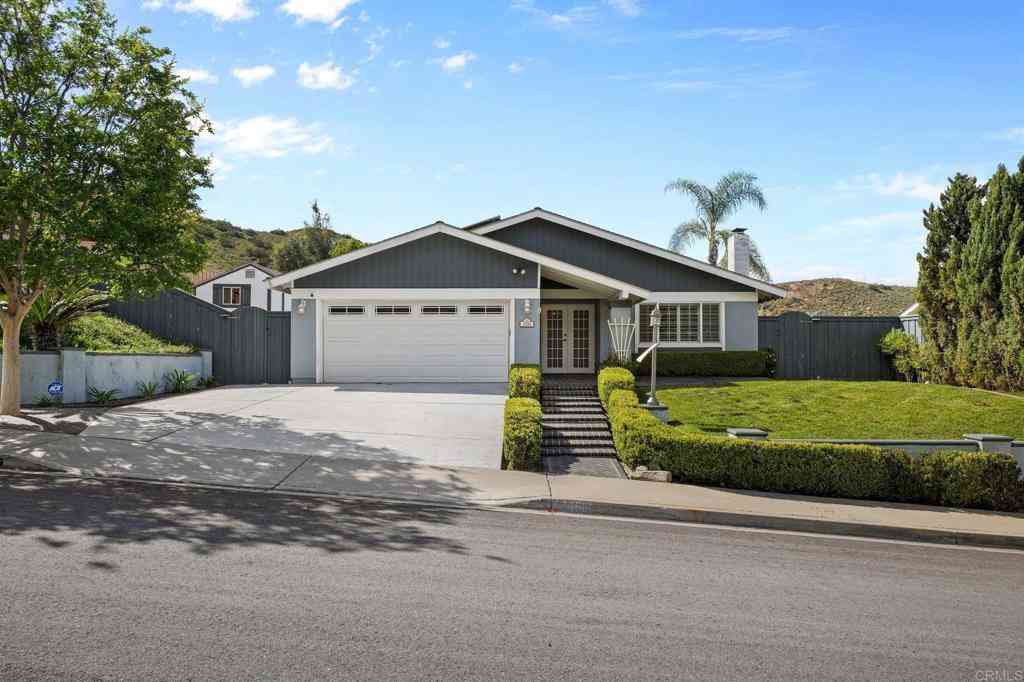 Homes For Sale - 12468 Via Diego<br/> San Diego County, Lakeside, CA 92040