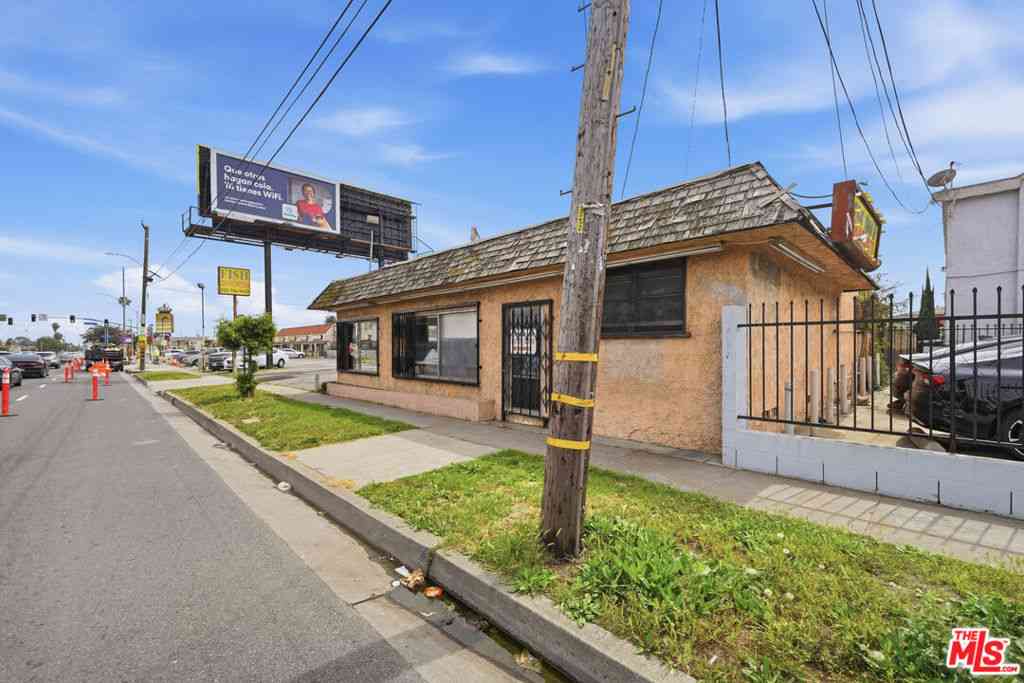 Homes For Sale - 1021 W 101st Street<br/> Los Angeles County, Los Angeles, CA 90044