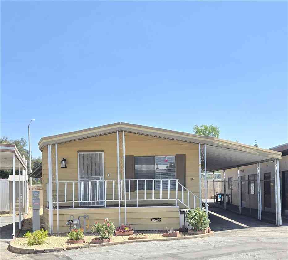 Mobile Home For Sale - 840 E Foothill Blvd E #38<br/> Azusa, CA 91702
